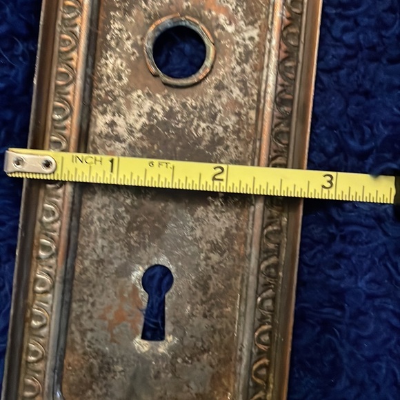 Old doorknob cover used see photos for measurements - Picture 4 of 4